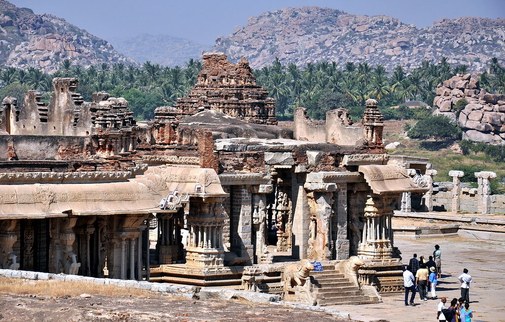 ಐತಿಹಾಸಿಕ ಹಂಪಿಯಲ್ಲಿ ನಿತ್ಯ ಸ್ಫೋಟ